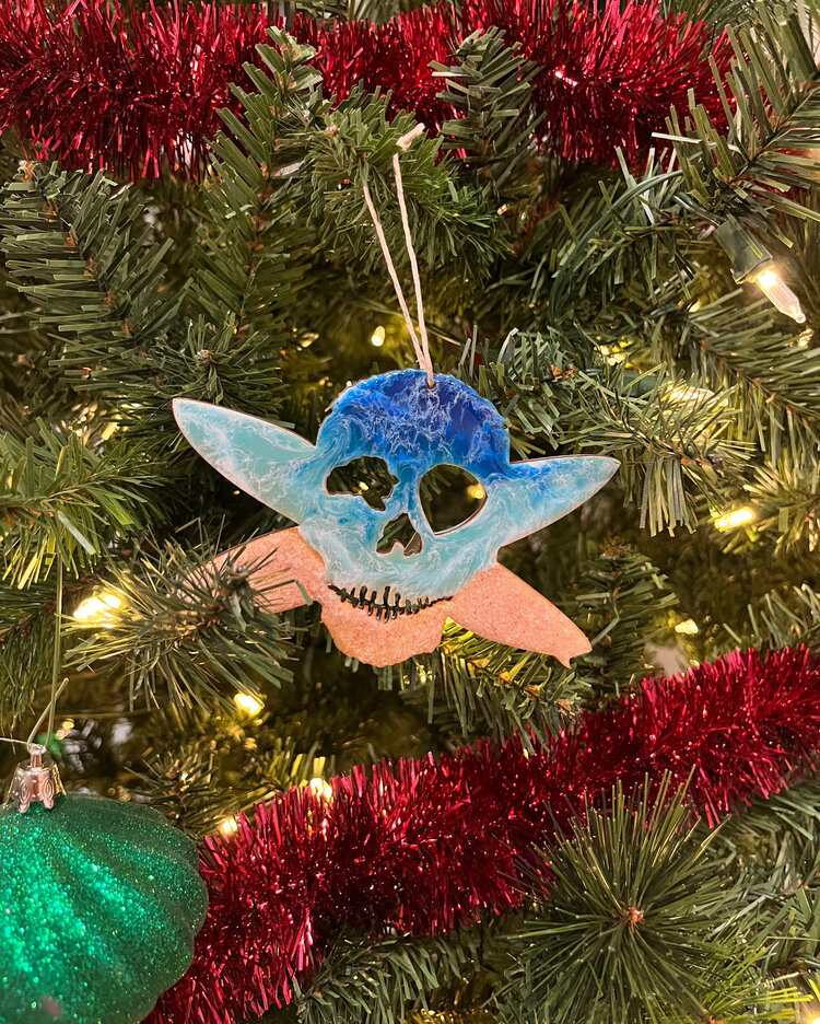 RESIN WHALEBONE SKULL ORNAMENT