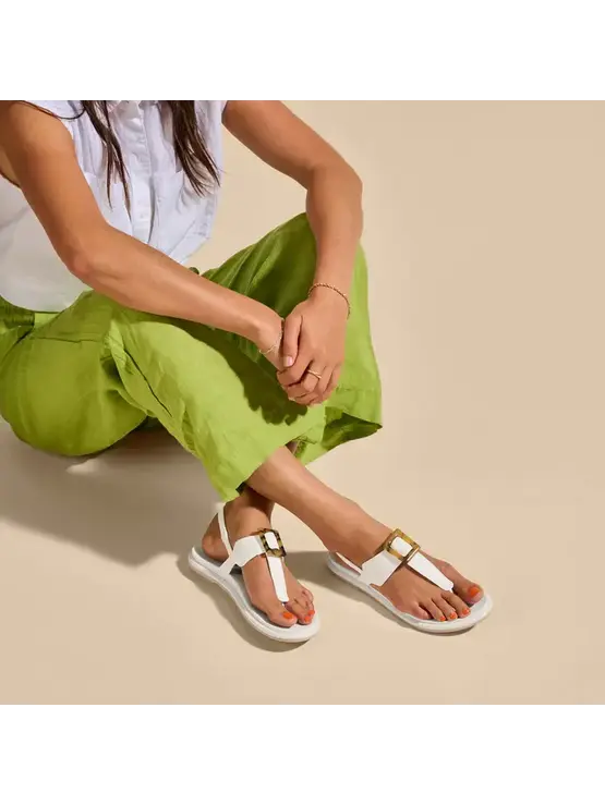 OLUKAI La‘i T–Bar