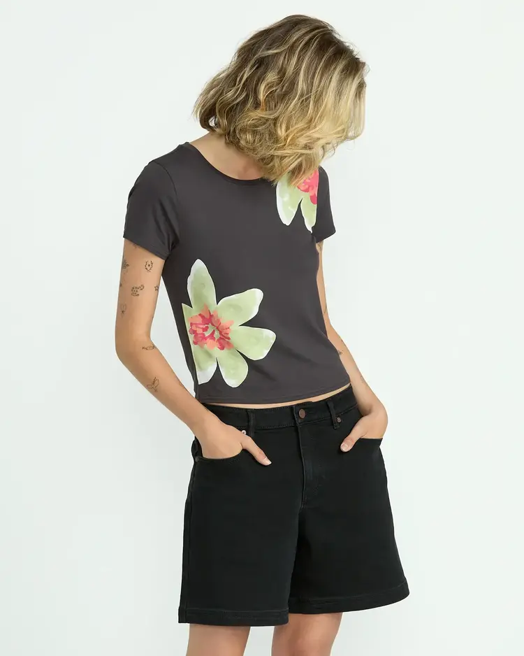 VOLCOM WOMEN'S  STRAIT UP LONG SHORTS