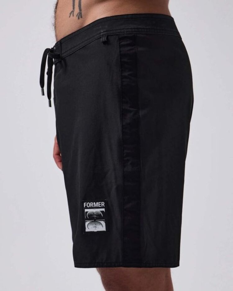 FORMER SYSTEM TRUNK 19" - BLACK