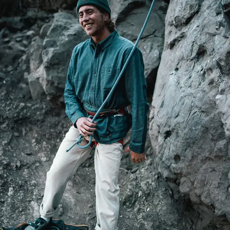 ROARK MADE TO FADE LONG SLEEVE BUTTON UP SHIRT