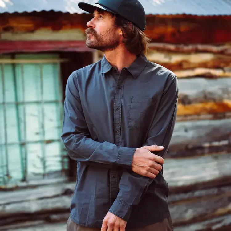 ROARK MADE TO FADE LONG SLEEVE BUTTON UP SHIRT