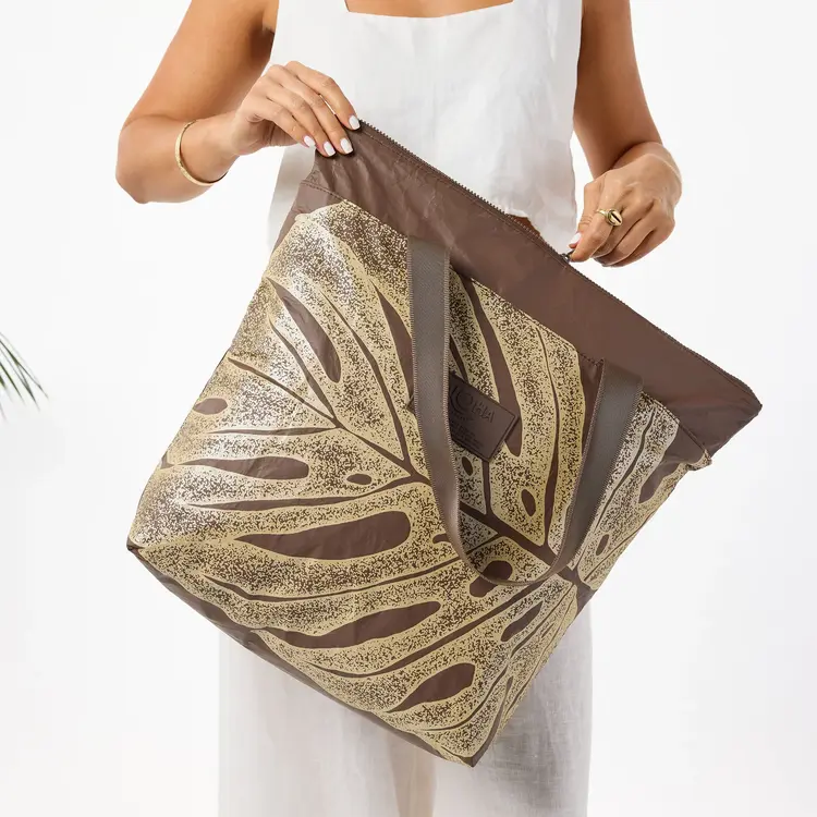 ALOHA DAY TRIPPER DELICIOSA - LUSTER ON COCONUT