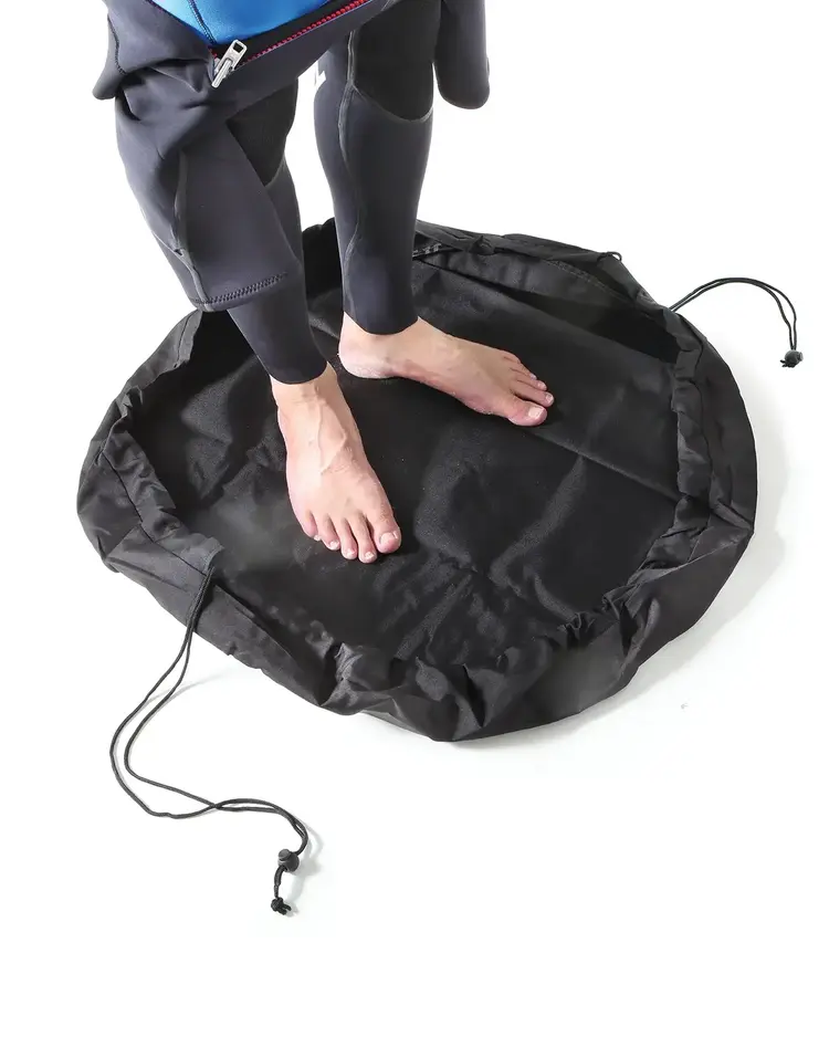 CREATURES OF LEISURE CHANGE MAT