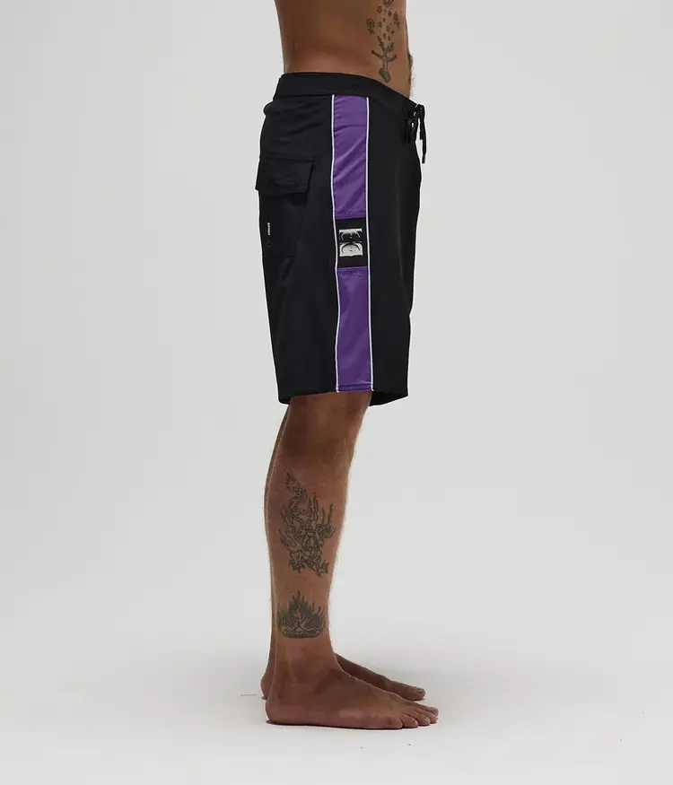 FORMER TEAM 20" TRUNK // BLACK / PURPLE