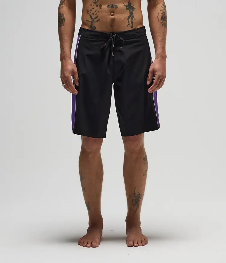 FORMER TEAM 20" TRUNK // BLACK / PURPLE