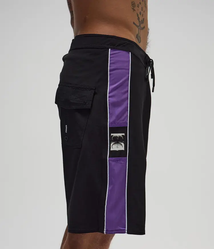 FORMER TEAM 20" TRUNK // BLACK / PURPLE