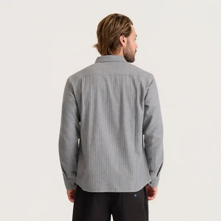 ROARK SCHOLAR CHAMBRAY BUTTON UP SHIRT