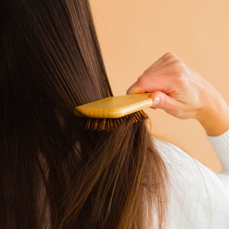 BKIND PETITE BROSSE À CHEVEUX EN BAMBOU