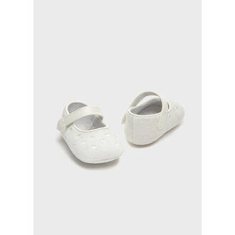CHAUSSURE EN VELOURS BRODERIES DE COEUR - ÉCRU