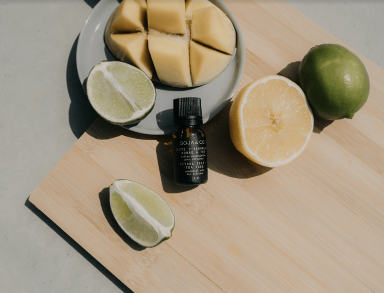 SOJA & CO. HUILE ESSENTIEL POUR DIFFUSEUR - ZESTE D'AGRUME + ARBRE À THÉ