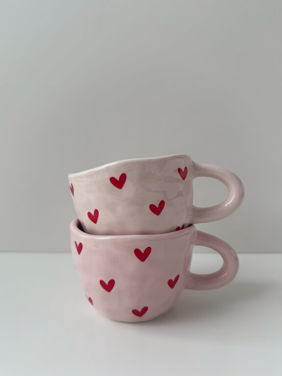 MÖMY TASSE EN CÉRAMIQUE ROSE 10 OZ - PETITS COEURS ROUGES