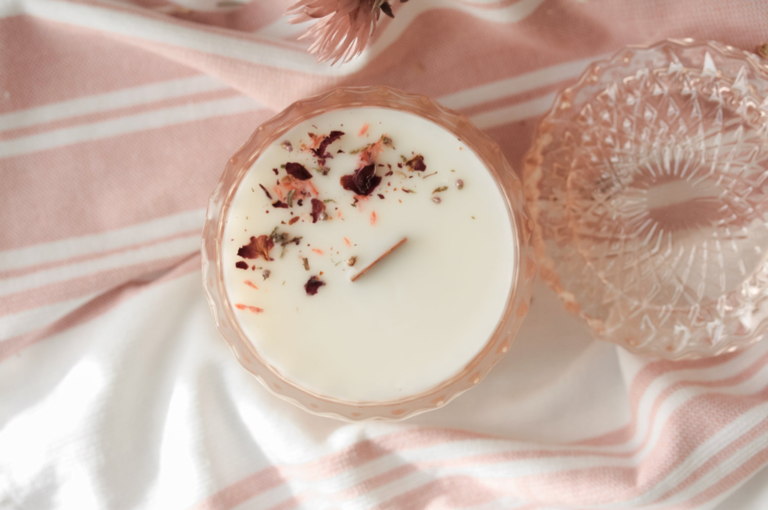 LOVLI CHANDELLE LUXE MOMENT DANS LES FLEURS - HIBISCUS & FLEUR DE CERISIER