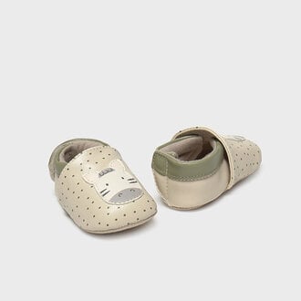 MAYORAL CHAUSSONS SIMILICUIR - SOJA