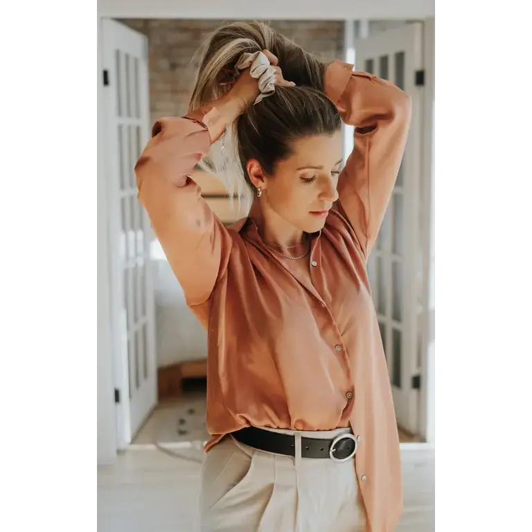 SOHA SATIN SCRUNCHIE - CHAMPAGNE
