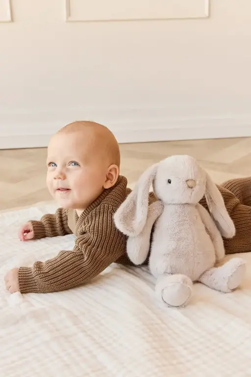 SNUGGLE BUNNIES PELUCHE - PÉNÉLOPE LE LAPIN BEIGE