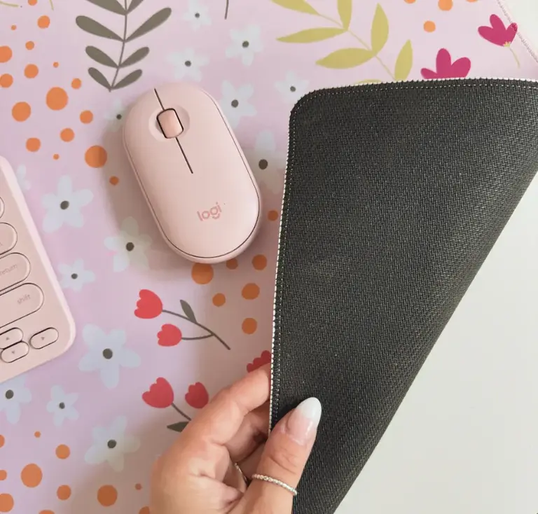 ENSEIGNANTES INSPIRANTES TAPIS DE BUREAU - ROSE FLEURIE