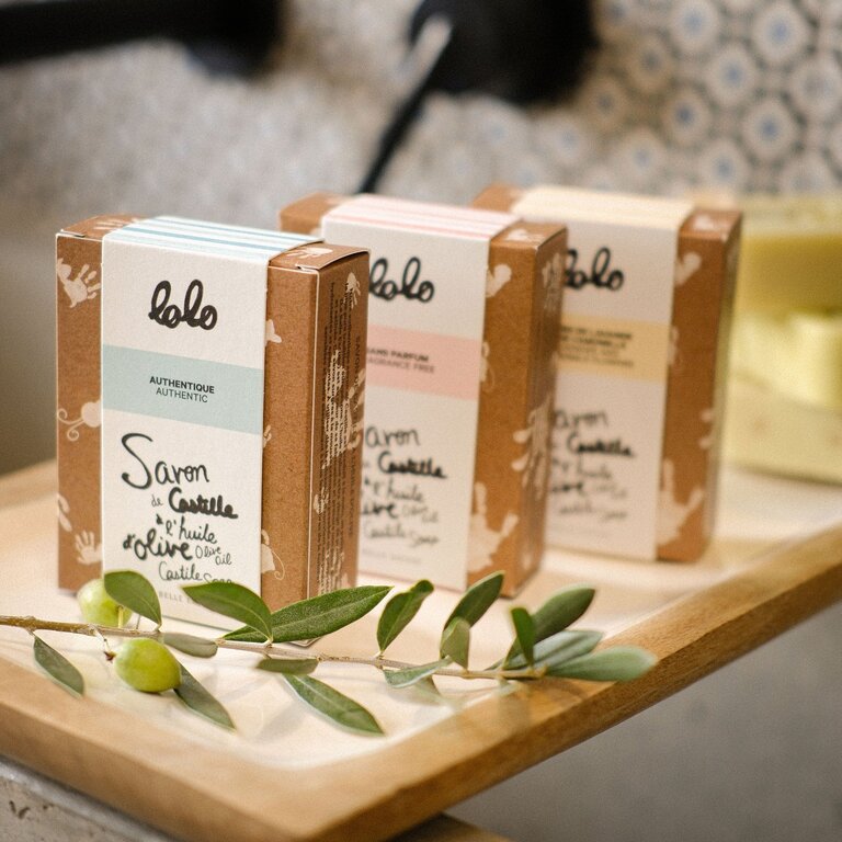 LOLO & MOI SAVON DE CASTILLE À L'HUILE D'OLIVE FLEURS DE LAVANDE ET CAMOMILLE