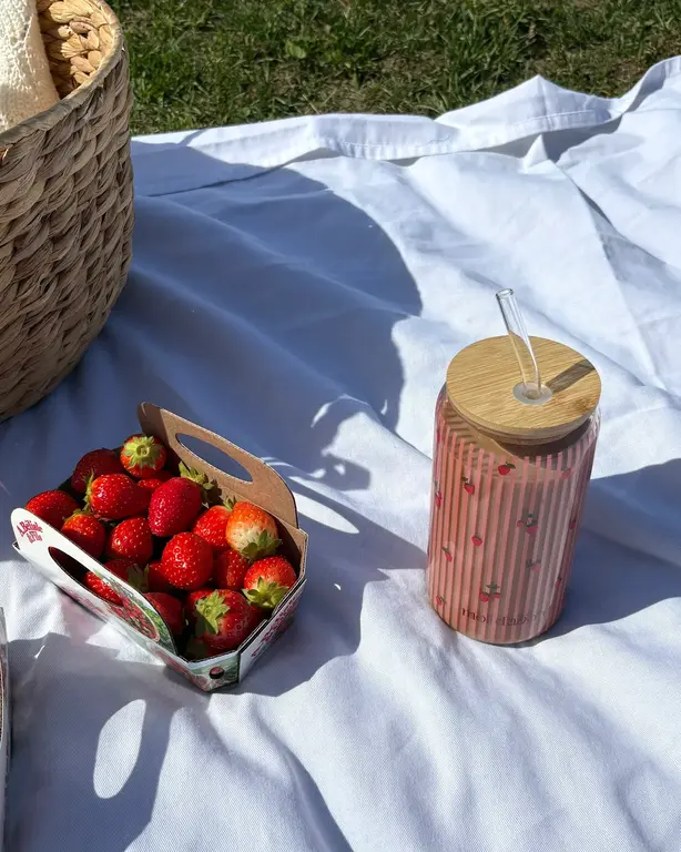 MOI D'ABORD TUMBLER EN VERRE - PIQUE NIQUE-FRAISE