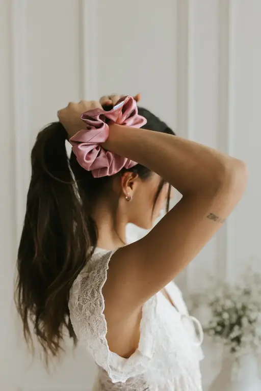 SOHA CHOUCHOU EN SATIN OVERSIZE - ROSE VINTAGE