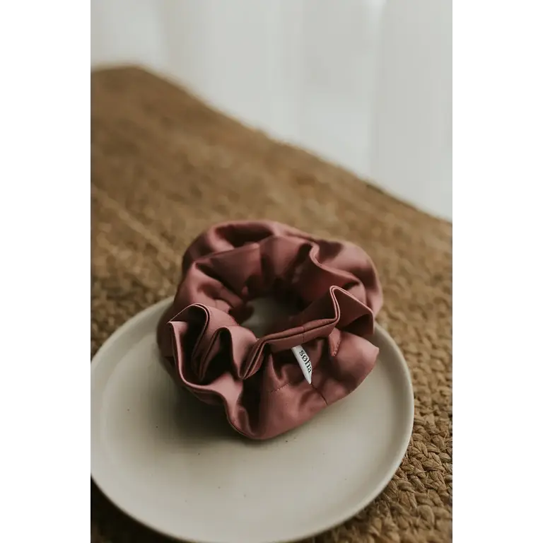 SOHA RUFFLED SATIN SCRUNCHIE - VINTAGE PINK