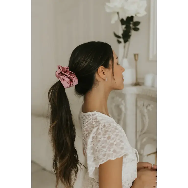 SOHA RUFFLED SATIN SCRUNCHIE - VINTAGE PINK