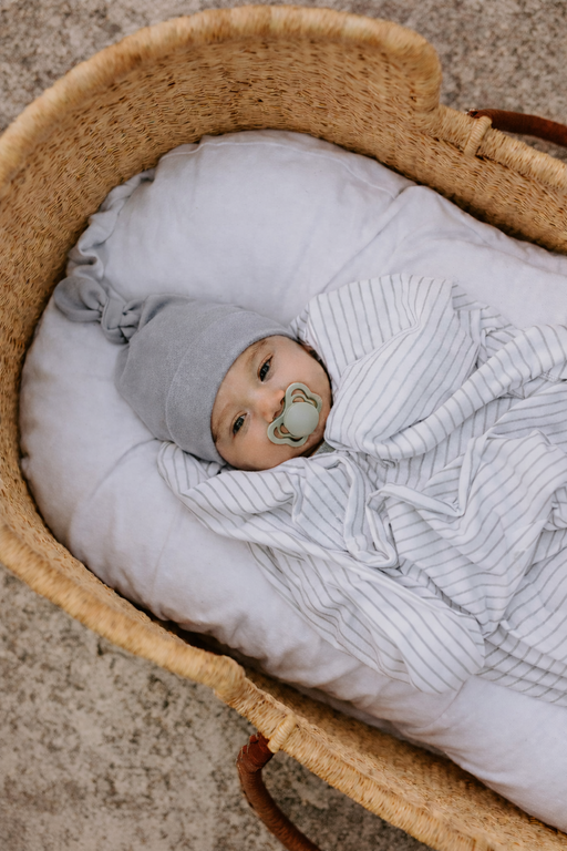 ZAK & ZOÉ COUVERTURE EN BAMBOU - LIGNÉ BLANC ET GRIS