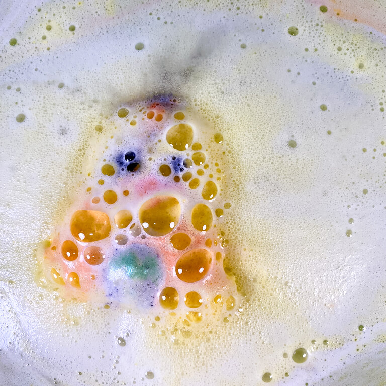 LA FABRIK LA FABRIK - BOMBE DE BAIN SURPRISE - POUSSIN CHASSEUR