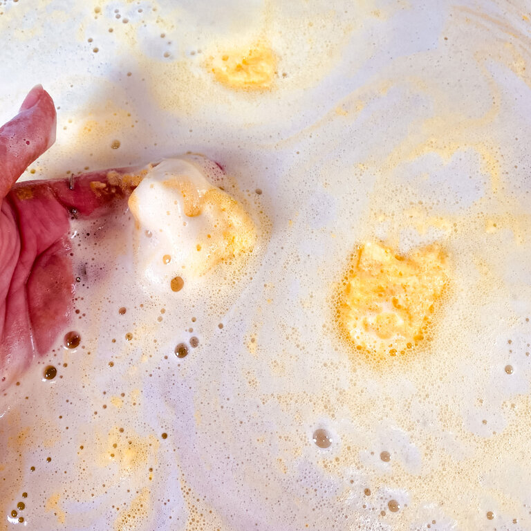 LA FABRIK LA FABRIK - BOMBE DE BAIN SURPRISE - POUSSIN CHASSEUR