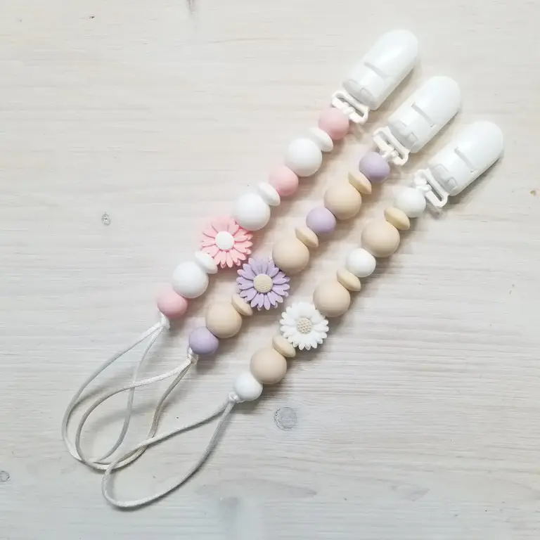 CRÉATION JADE DAISY PLASTIC PACIFIER CLIP