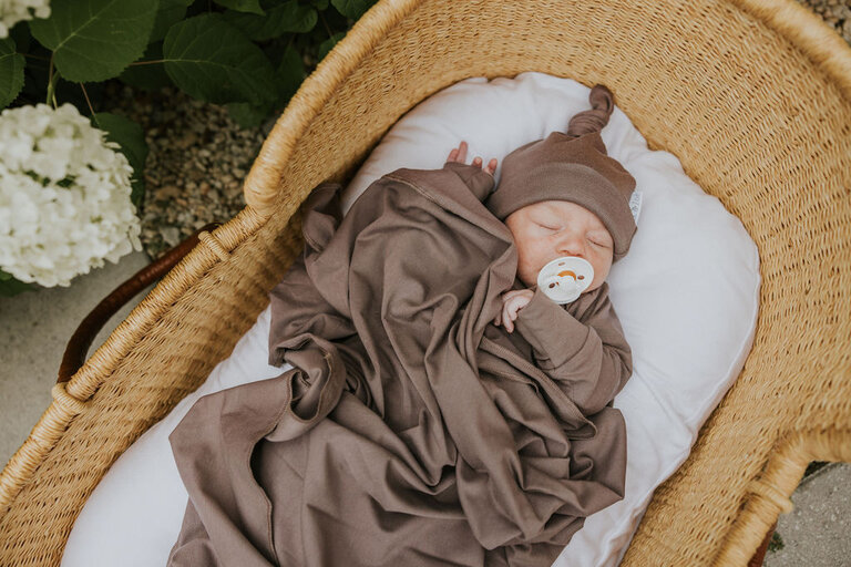 ZAK & ZOÉ BONNET EN BAMBOU (0-3 MOIS) - CHOCOLAT CHAUD