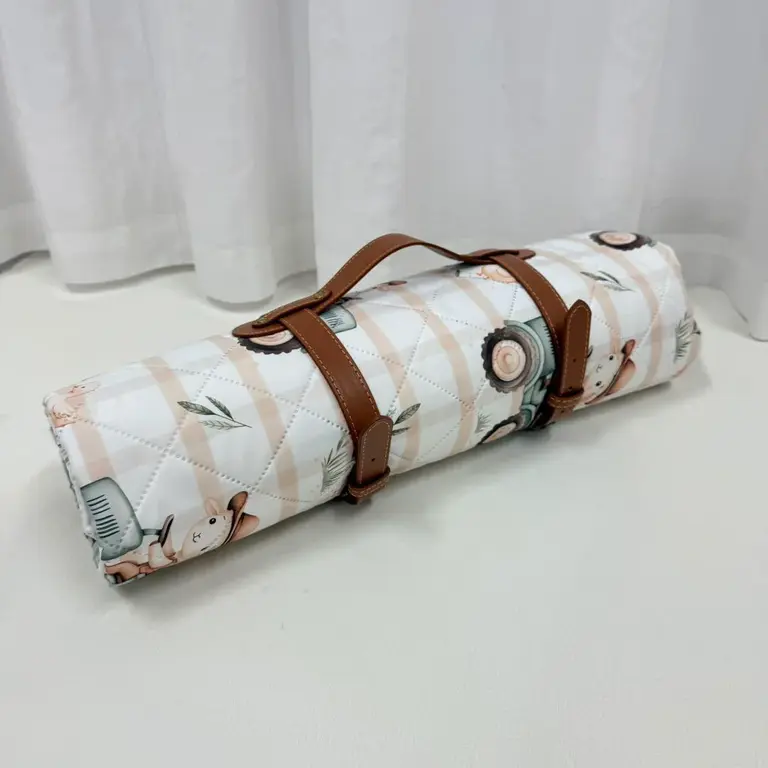 CRÉATION JADE NAPPE DE PLAGE ET JEUX - MOUTON À LA FERME