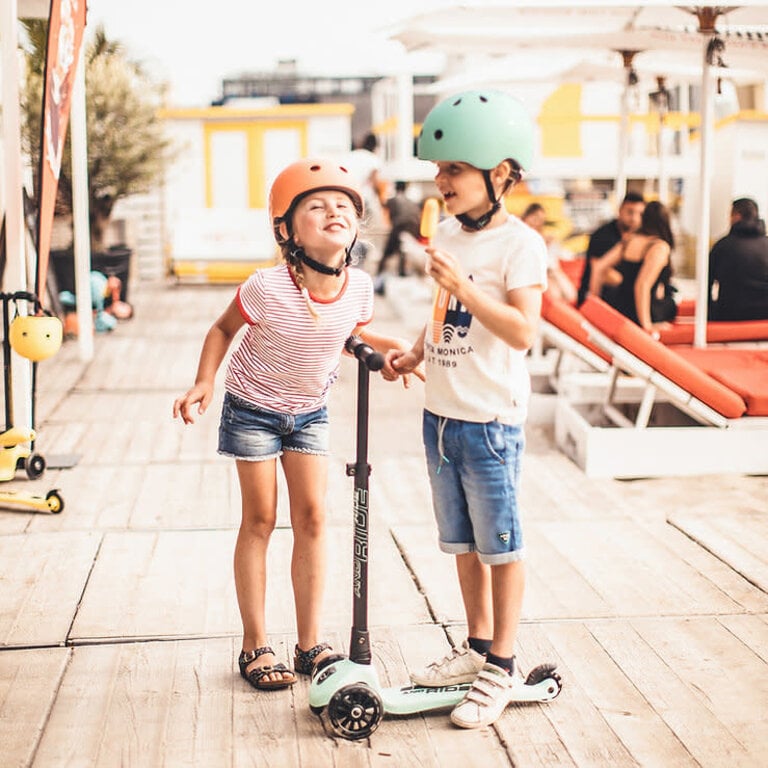 SCOOT AND RIDE TROTINETTE HIGHWAYKICK 3 LED - KIWI