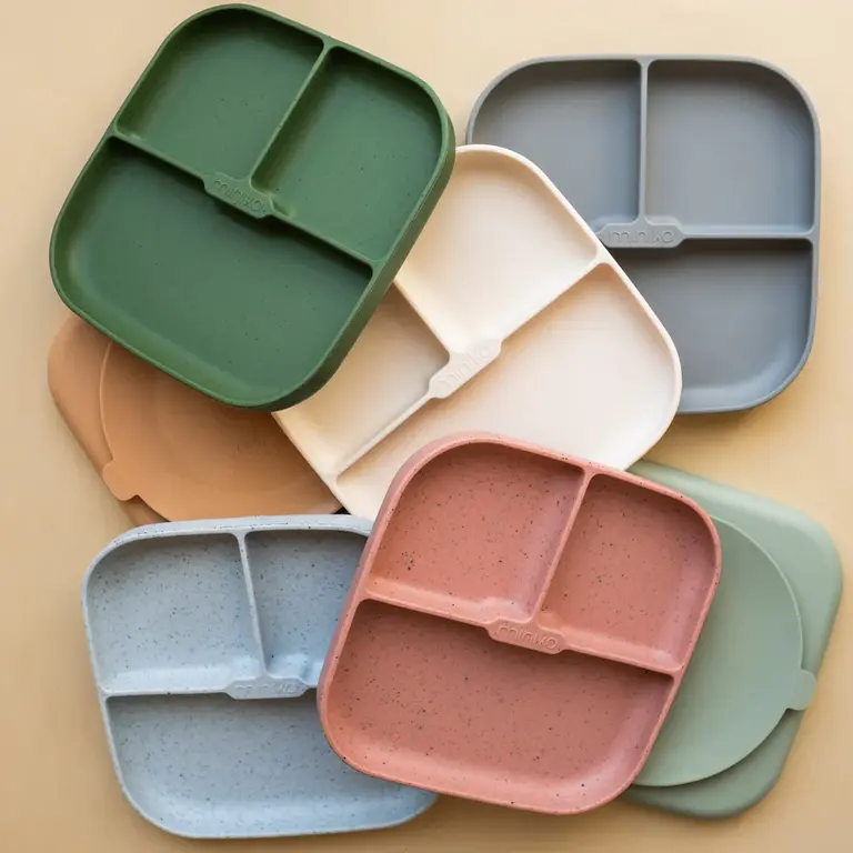 MINIKA MINIKA - ASSIETTE AVEC SUCCION EN SILICONE - SAUGE