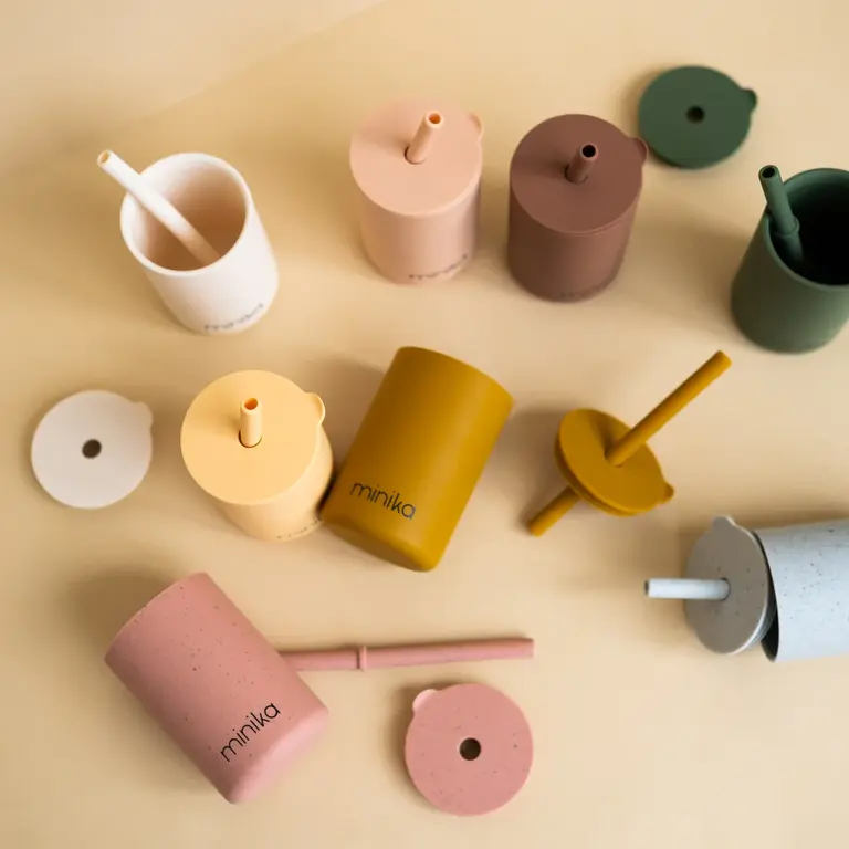 MINIKA MINIKA - VERRE AVEC PAILLE ET COUVERCLE - SORBET