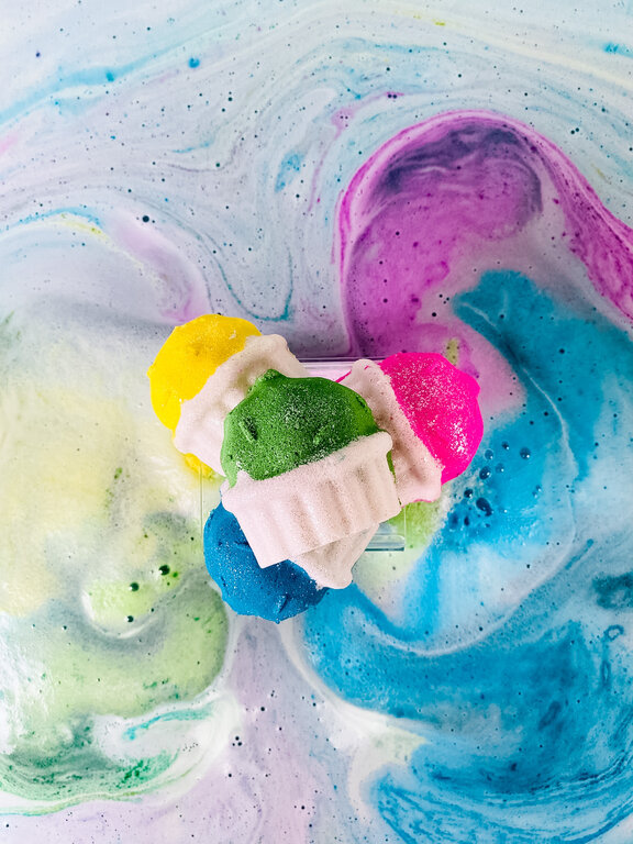 LA FABRIK BOMBE DE BAIN SURPRISE - CUPCAKES CONFETTI