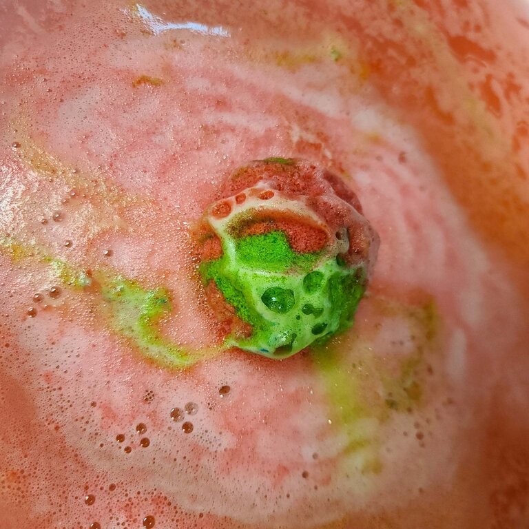 LA FABRIK LA FABRIK - BOMBE DE BAIN SPHÈRE - MELON D'EAU