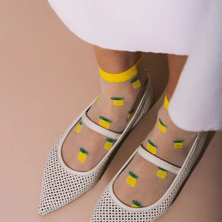 UNIFIED CHAUSSETTES SHEER FRUIT SOCKS - PINEAPPLE