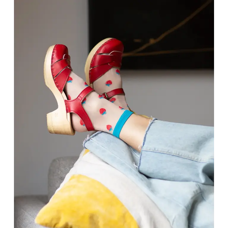 UNIFIED CHAUSSETTES SHEER FRUIT SOCKS - STRAWBERRY