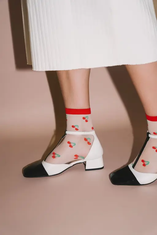 UNIFIED CHAUSSETTES SHEER FRUIT SOCKS - CHERRY