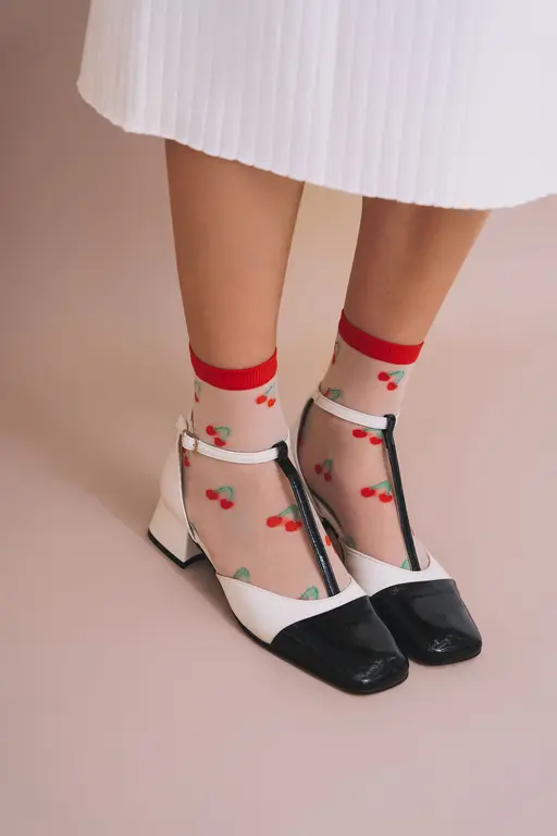UNIFIED CHAUSSETTES SHEER FRUIT SOCKS - CHERRY