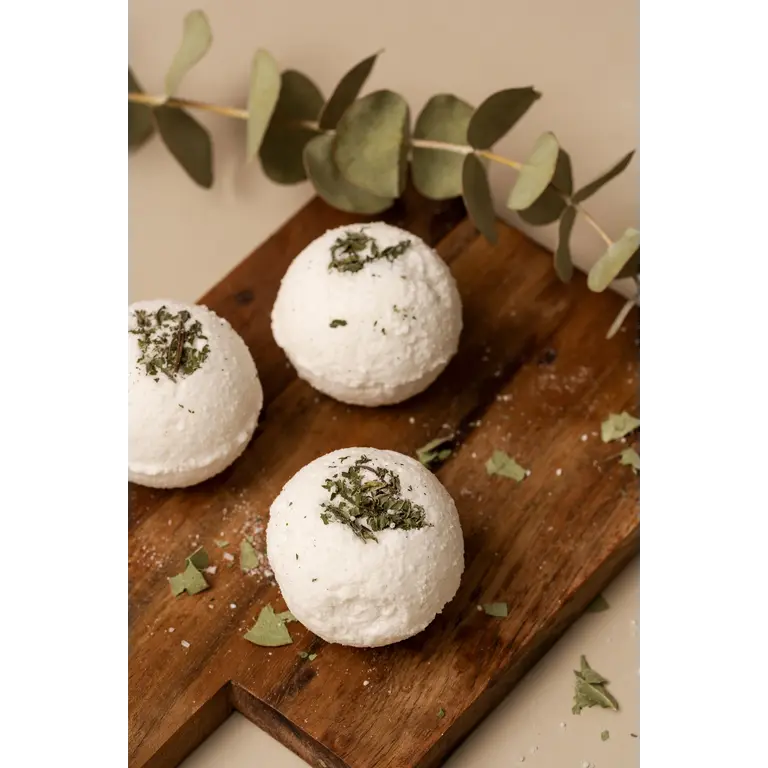 COCO & MOI BOMBE DE BAIN - MENTHE POIVRÉE & EUCALYPTUS