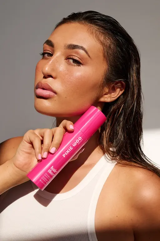 PIXIE WOO REVITALISANT & DÉMÊLANT BRILLANCE SANS RINÇAGE - WARM RASPBERRY