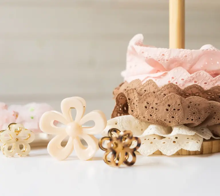 GIBOU CHOUCHOU EN BRODERIE ANGLAISE - BEIGE