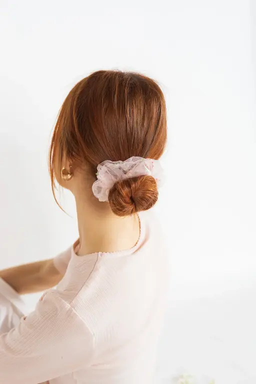 GIBOU CHOUCHOU EN CRINOLINE AVEC FLEURS BRODÉES - BLANC