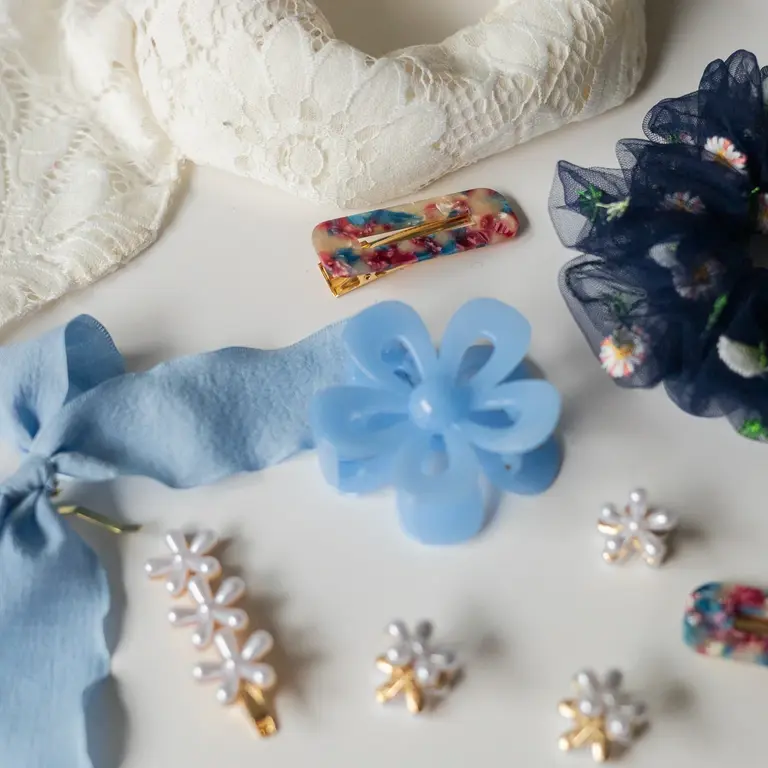 GIBOU CHOUCHOU EN CRINOLINE AVEC FLEURS BRODÉES - BLEU