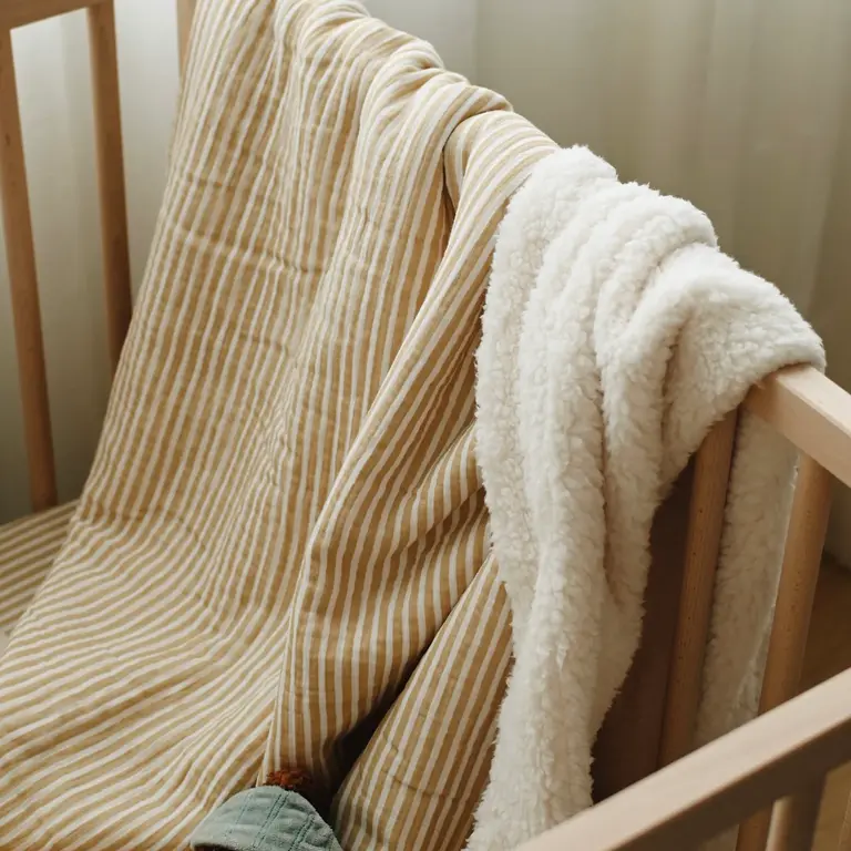 MINIKA COUVERTURE MOUSSELINE ET SHERPA - STRIPE BEIGE