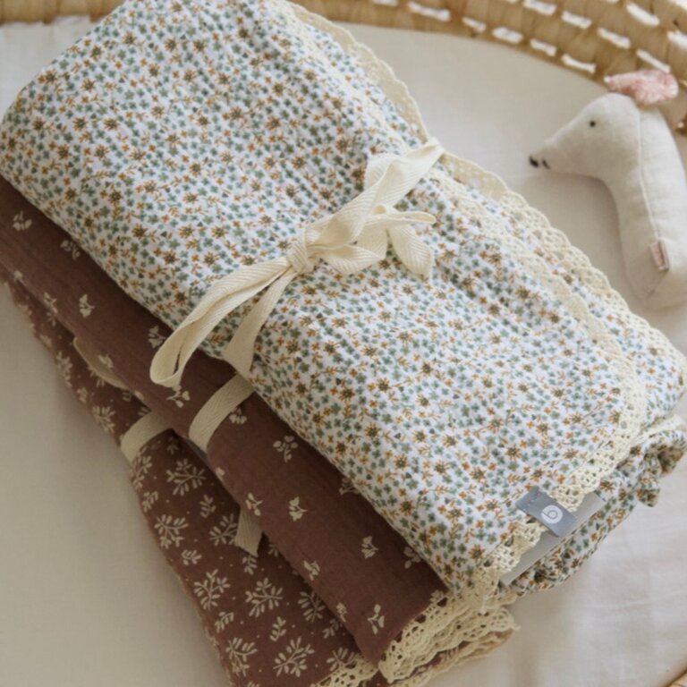 BALUCHON DOUDOU MOUSSELINE DE COTON AVEC DENTELLE - 1941