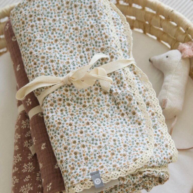 BALUCHON DOUDOU MOUSSELINE DE COTON AVEC DENTELLE - 1941