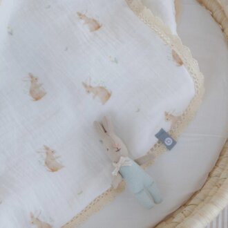 BALUCHON DOUDOU MOUSSELINE DE COTON AVEC DENTELLE - 1949